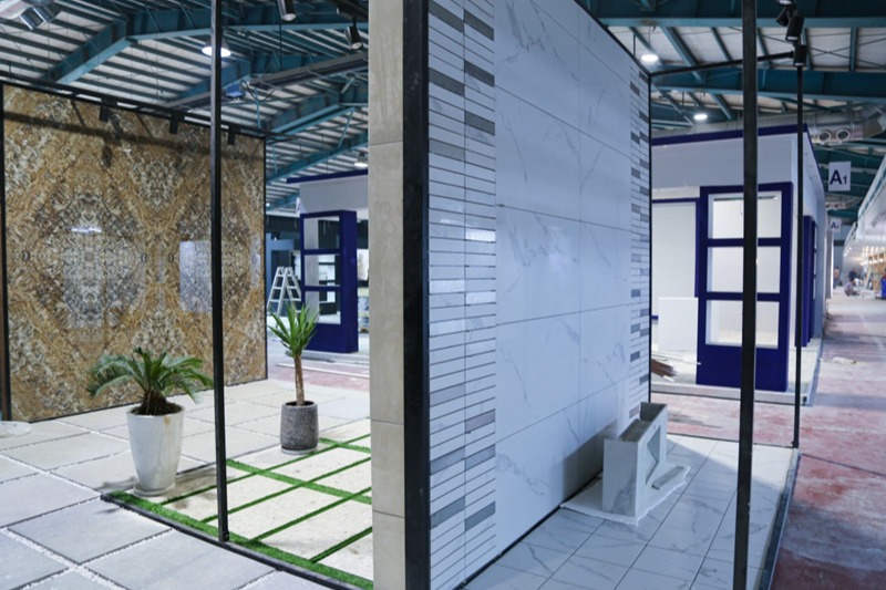 ساخت غرفه‌ها و آماده‌سازی فضای چهاردهمین نمایشگاه تخصصی صنعت کاشی و سرامیک