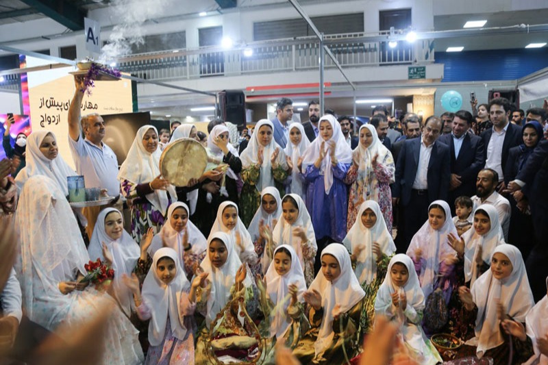 Symbolic ceremony of traditional marriage and artistic cultural programs in Asan marriage exhibition